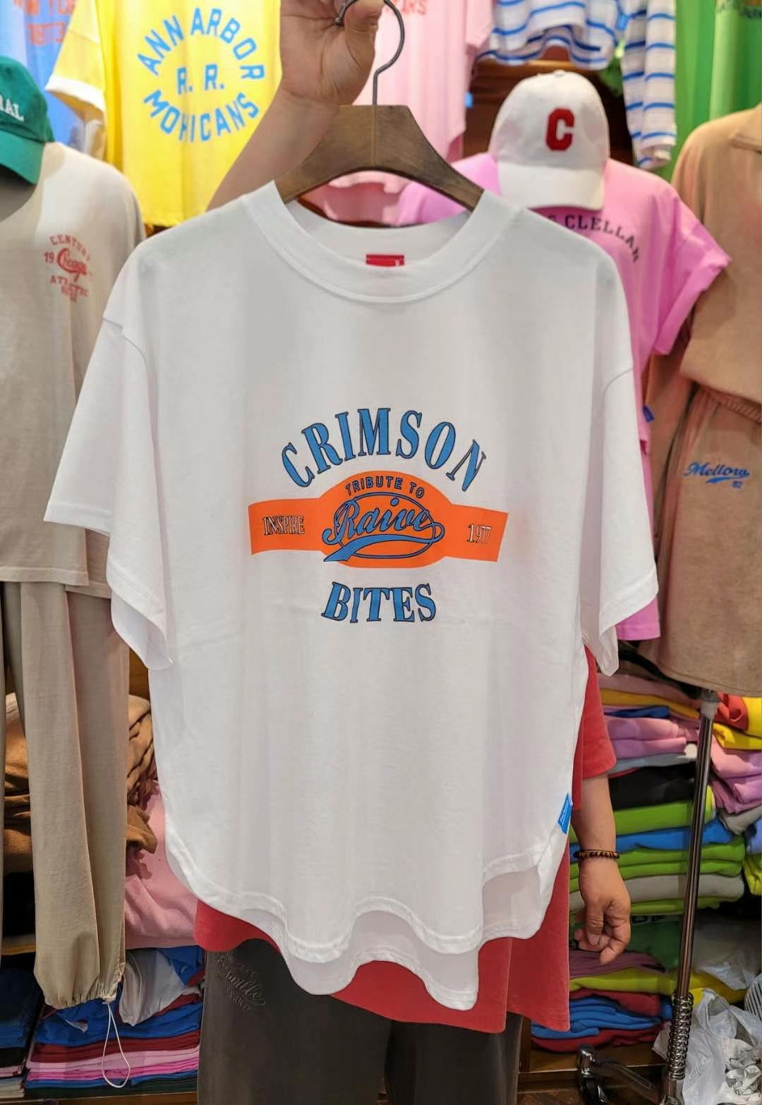 “CRIMSON”圓腳Tee