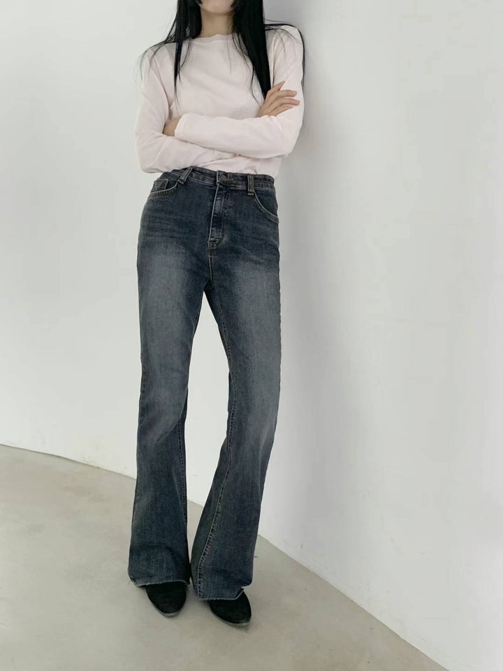 Dark blue micro-flared jeans