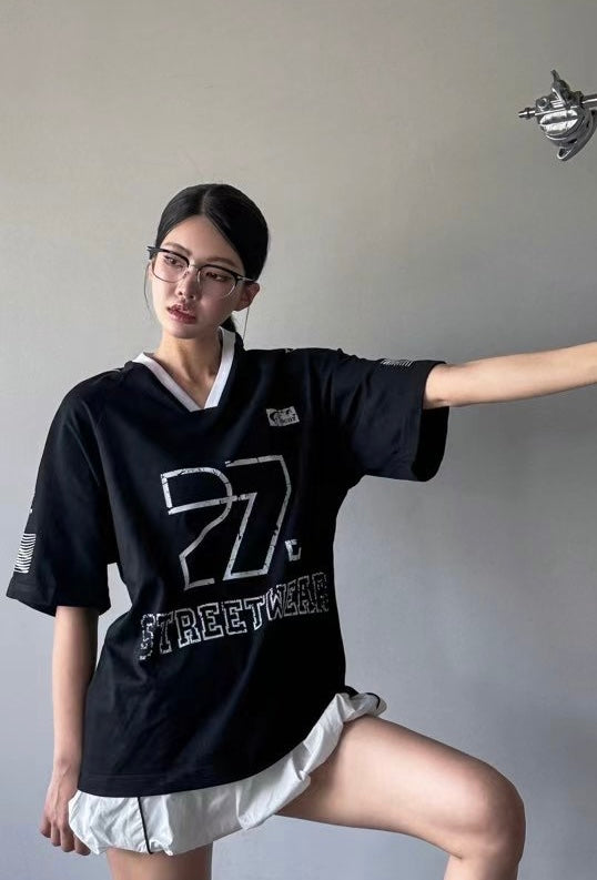 V領“ 27”Tee