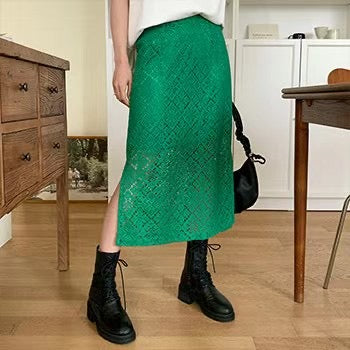 Lace slim fit skirt