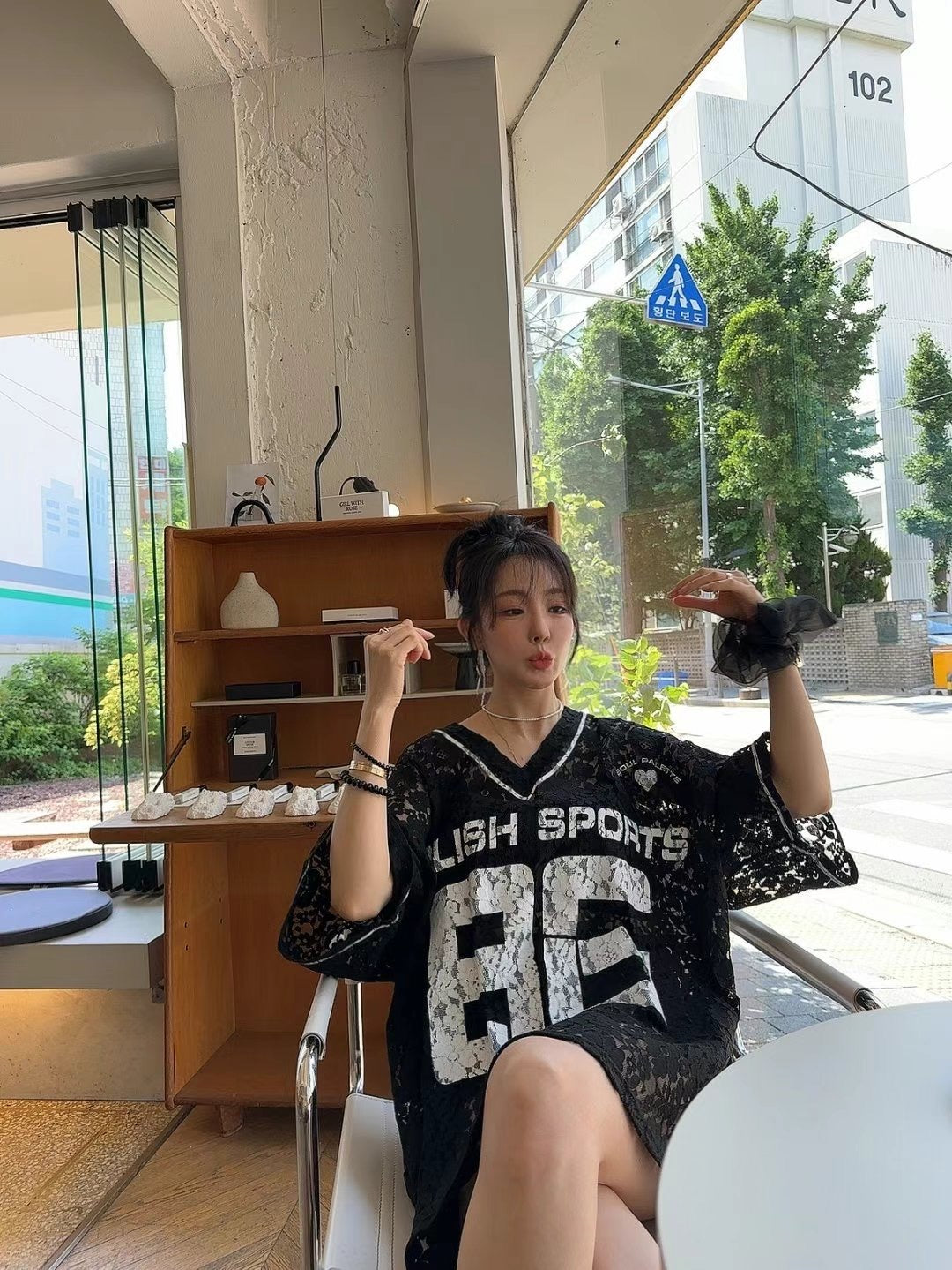 “86”Lace V領長Tee