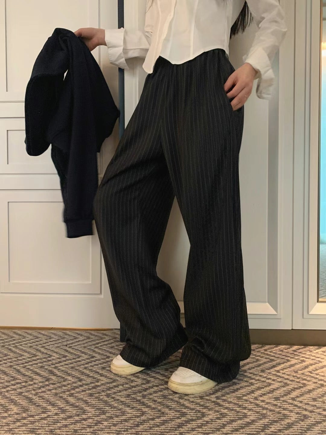 straight trousers