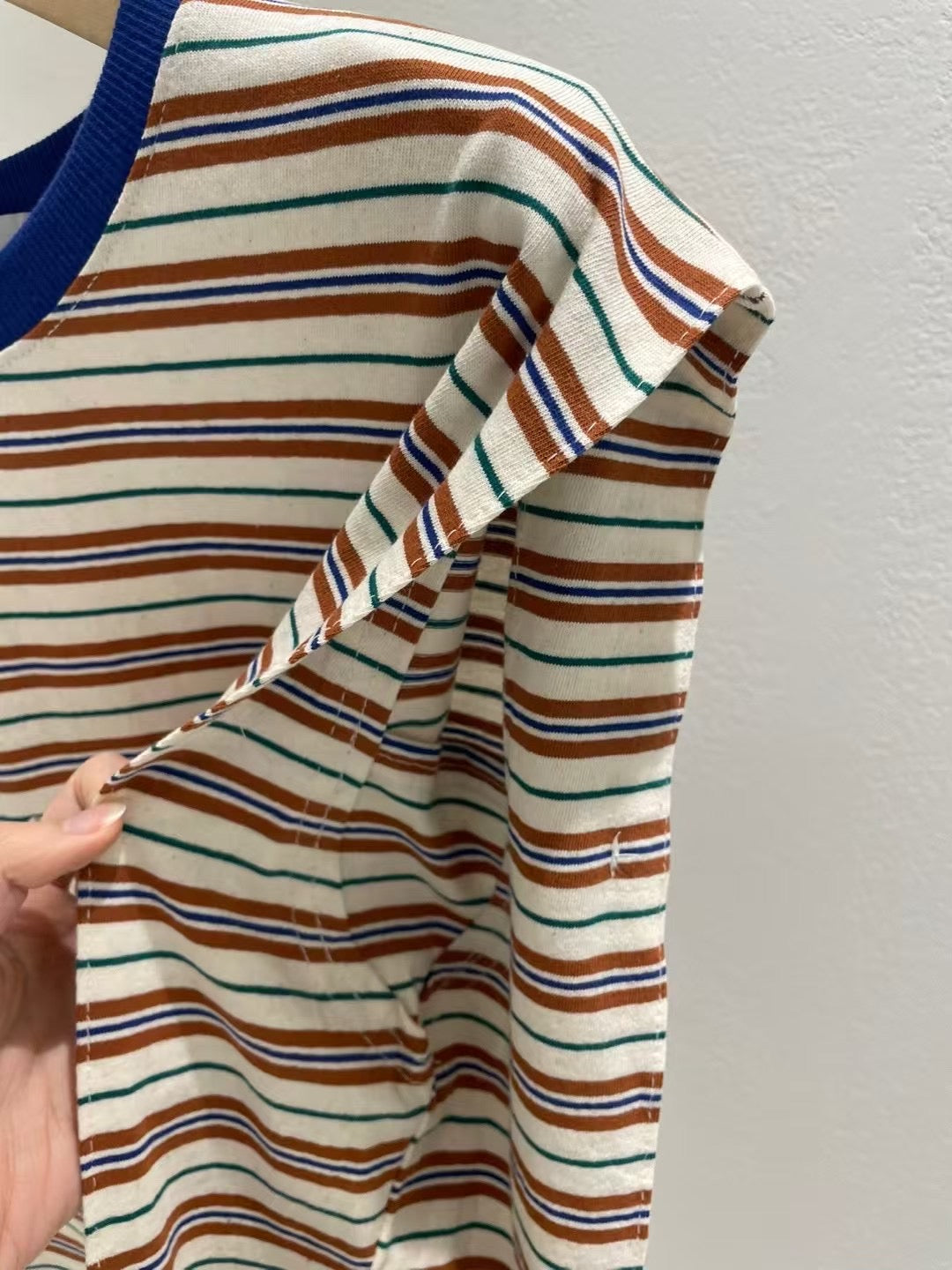拚色領橫間3D cut背心