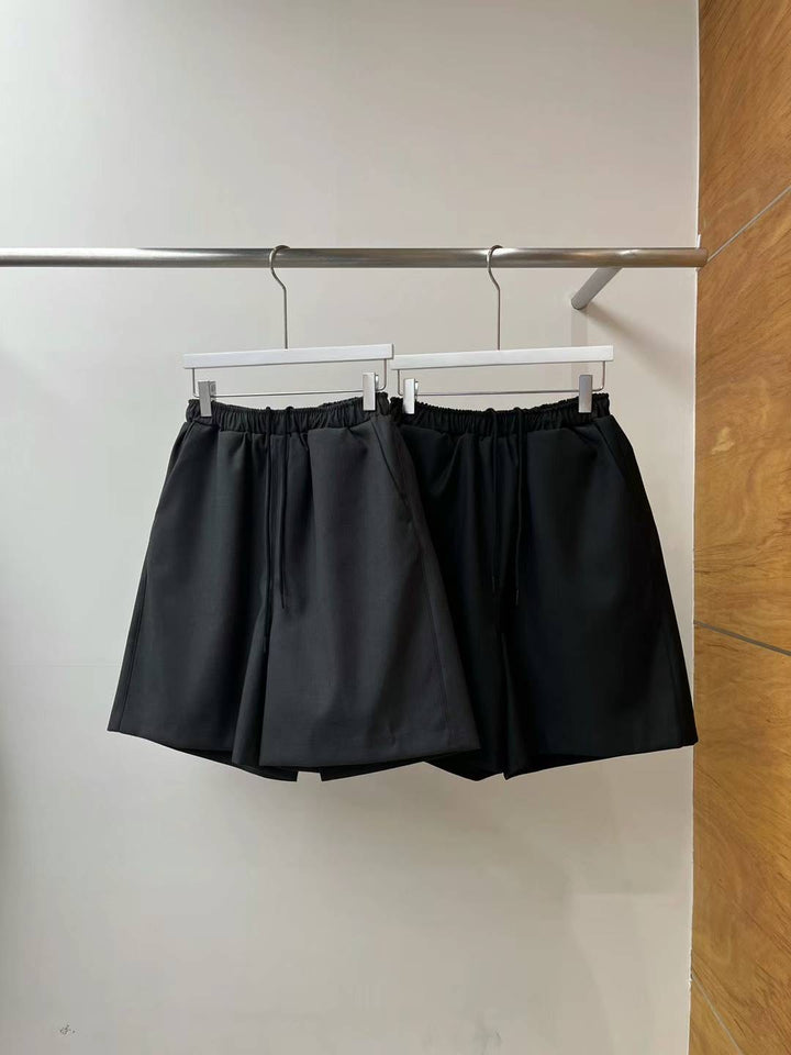 mid length short trousers