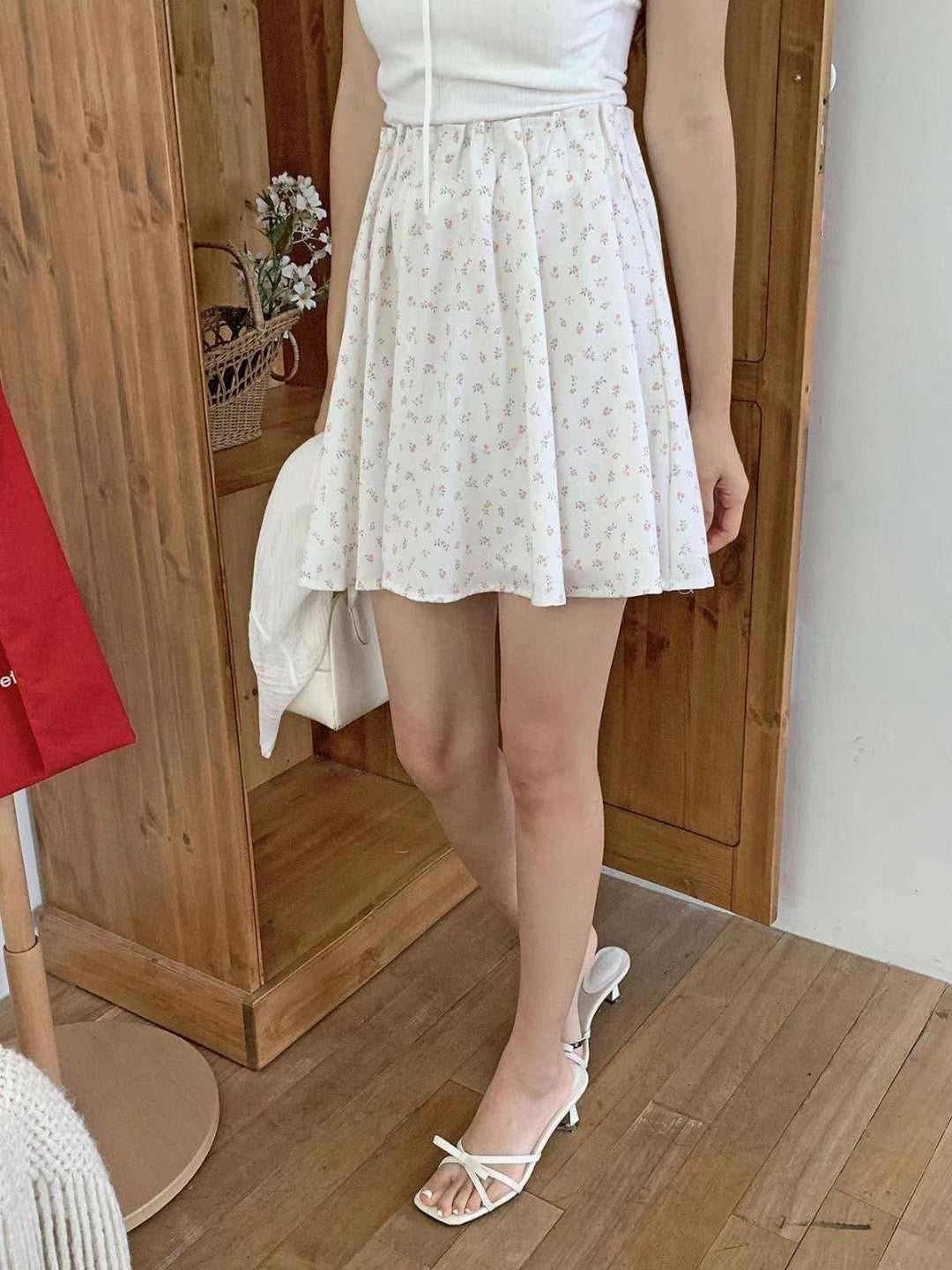 碎花短裙褲