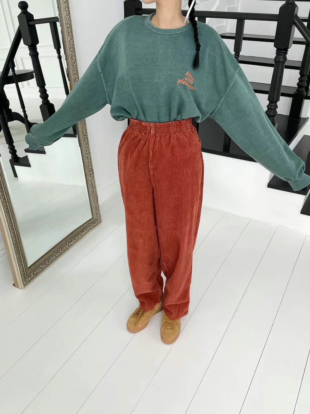 Thin corduroy trousers