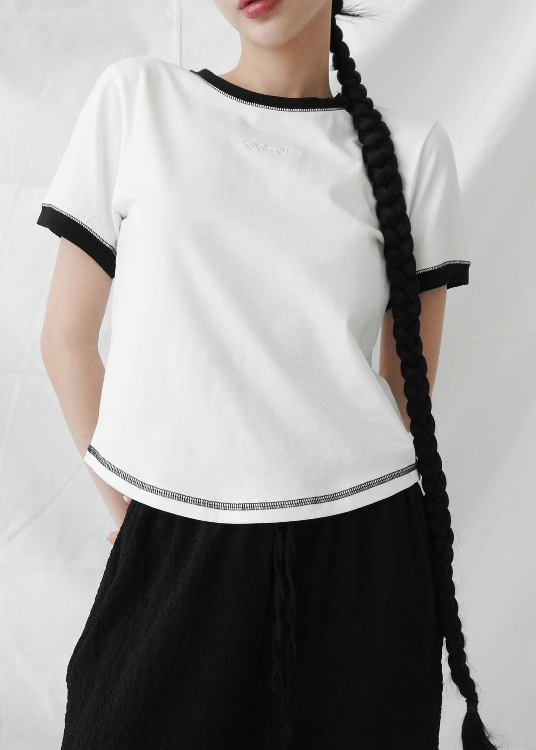 Round leg color block Tee