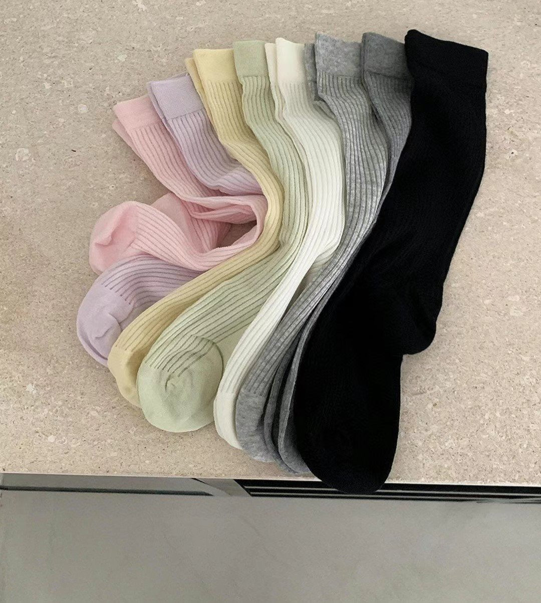坑紋網紗襪($100/4對)