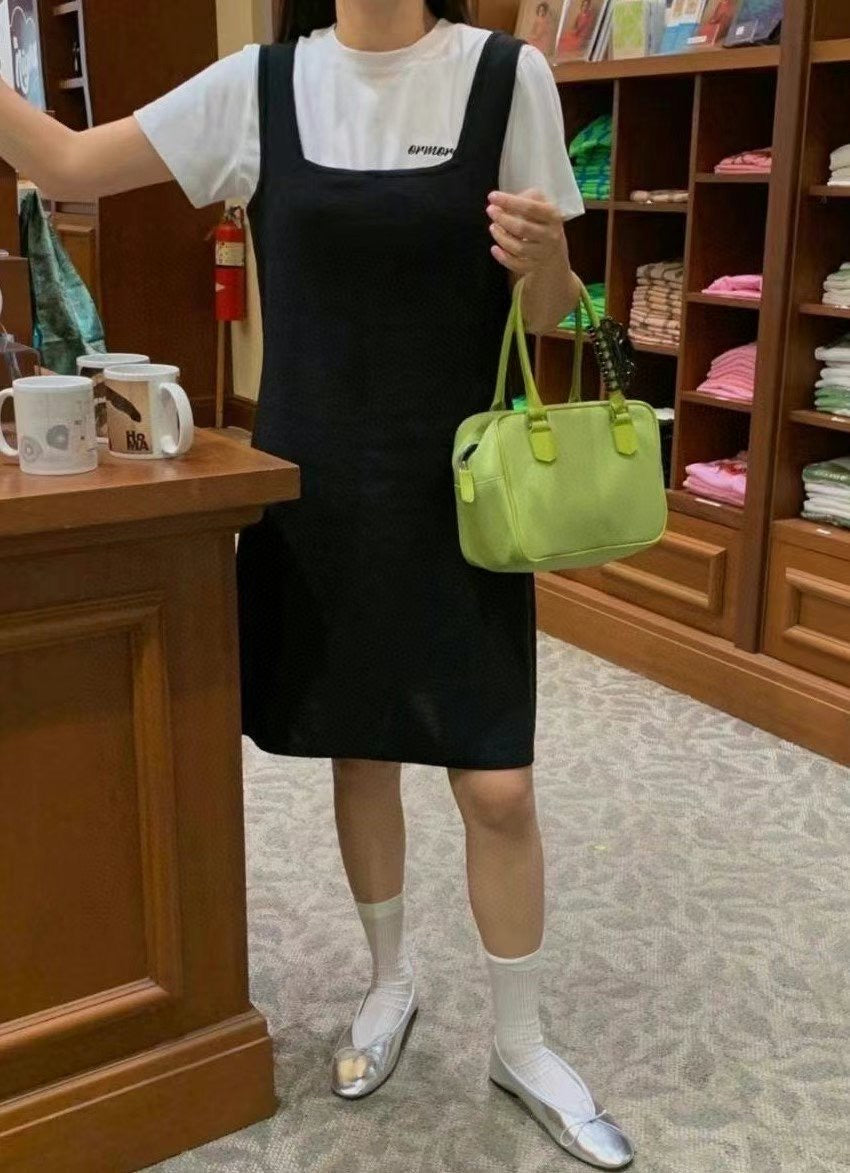 坑紋網紗襪($100/4對)