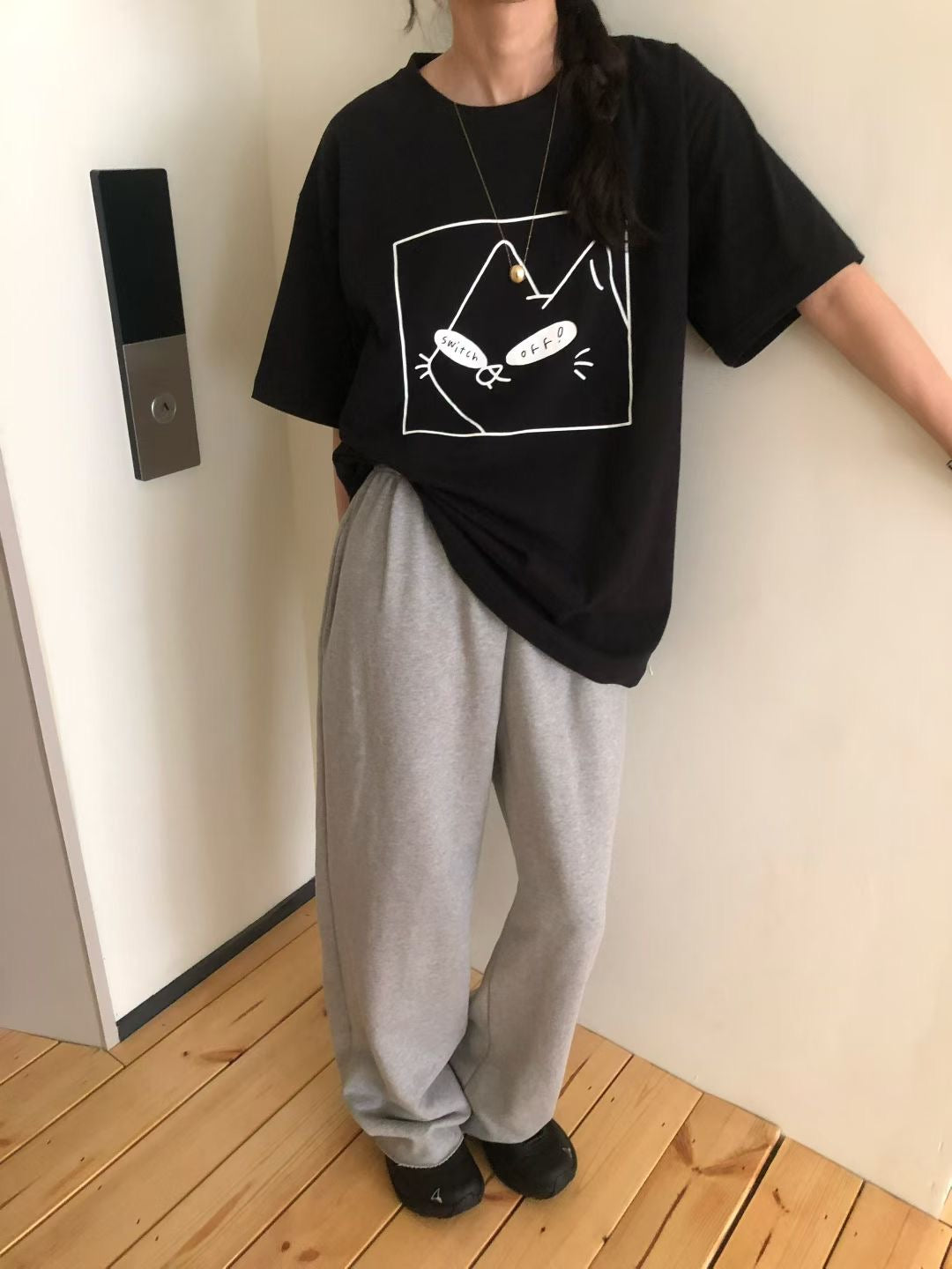 “switch off”貓Tee