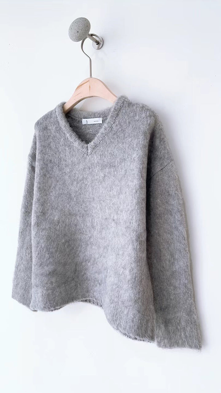 V-neck rabbit fur sweatshirt