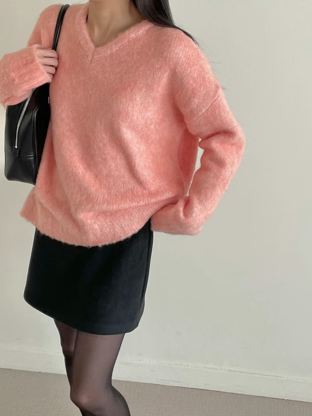 V-neck rabbit fur sweatshirt