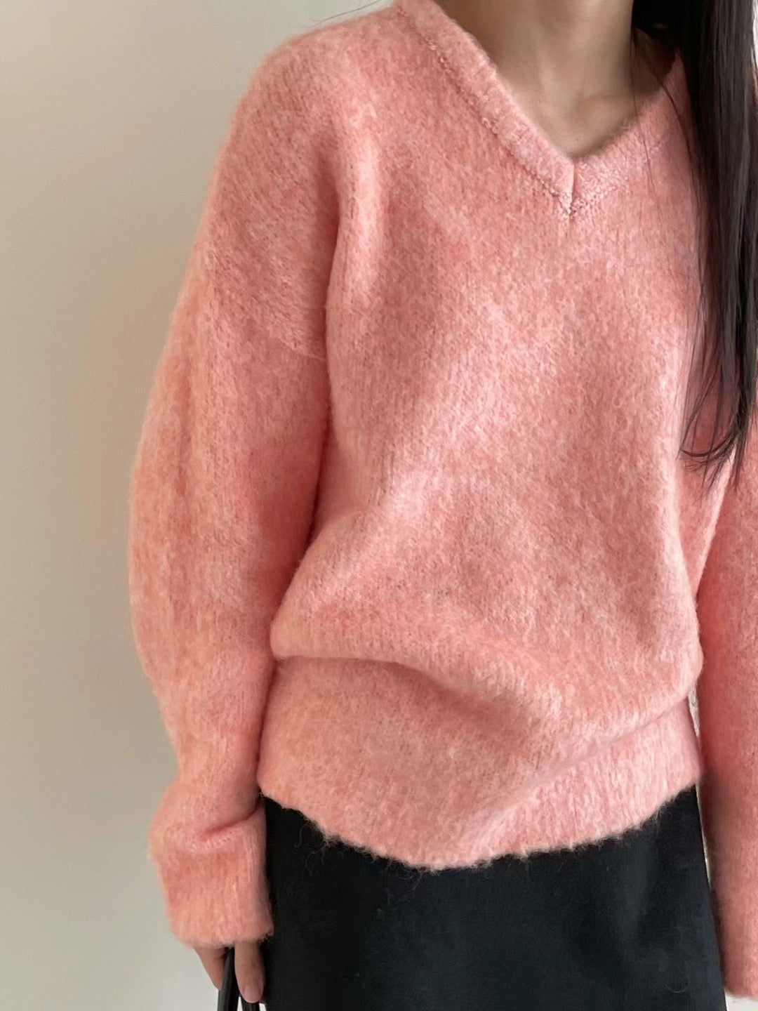 V-neck rabbit fur sweatshirt