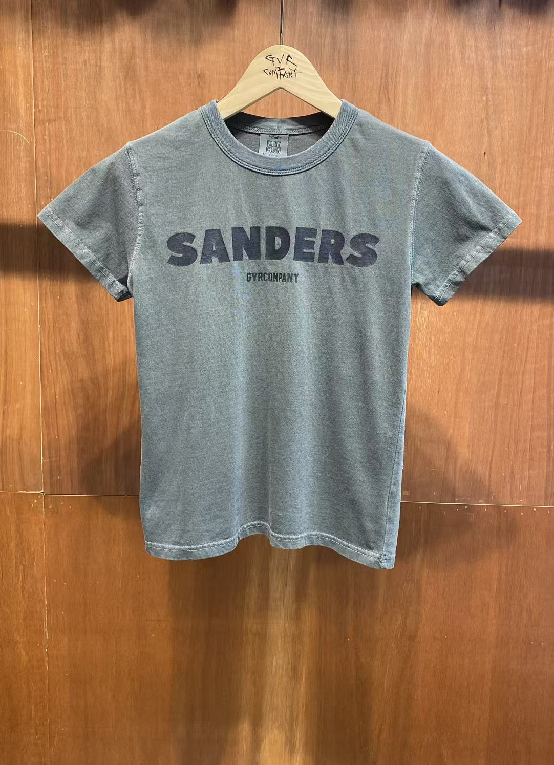 “SANDERS“洗水Tee