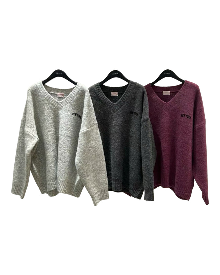 V-neck wool cold sweater