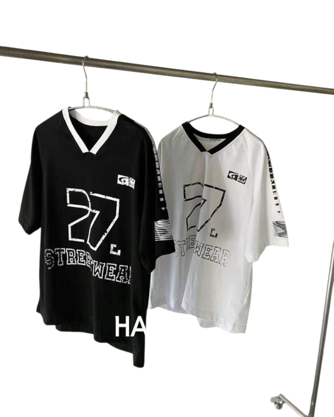 V領“ 27”Tee