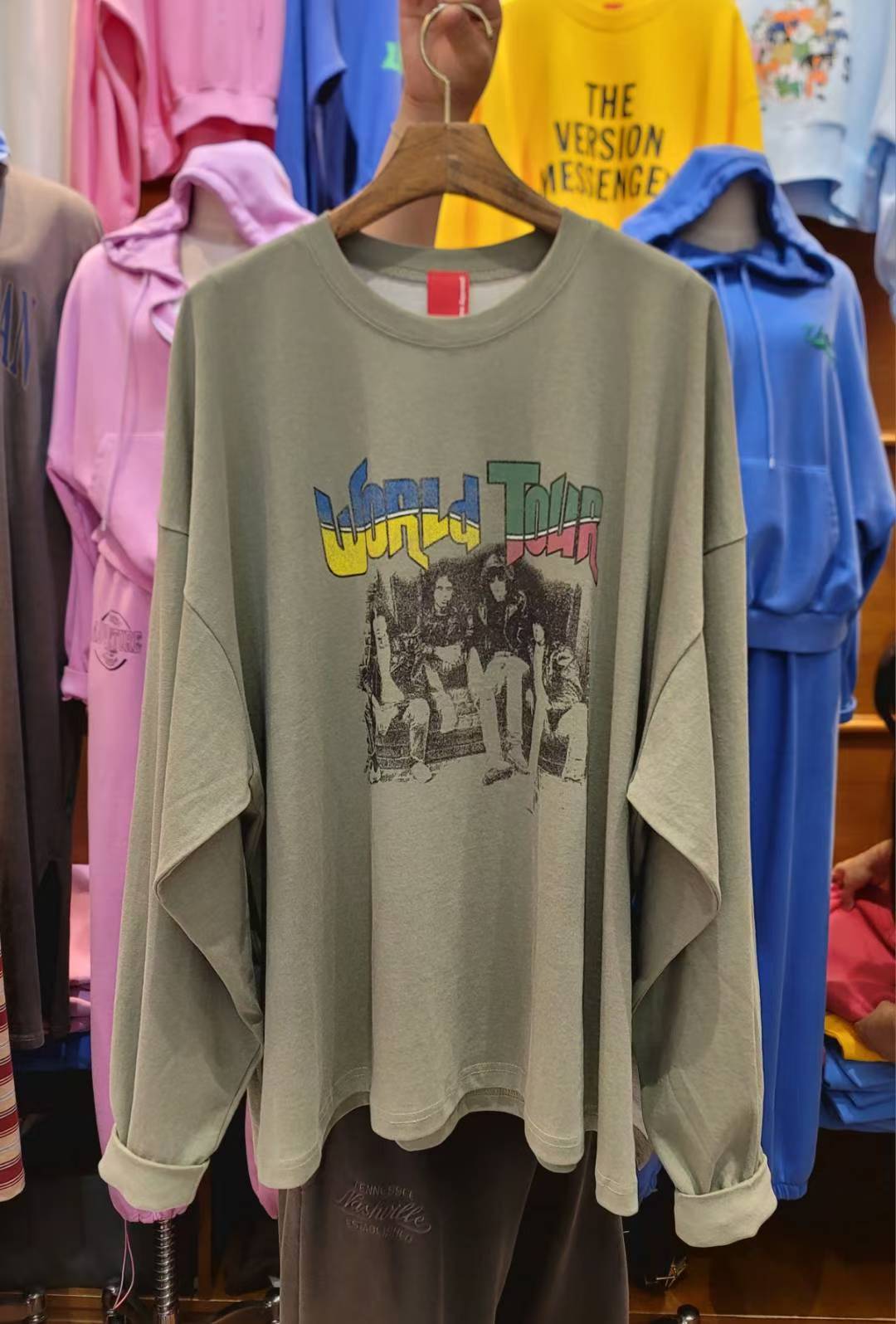 “World Tour’ 洗水Tee