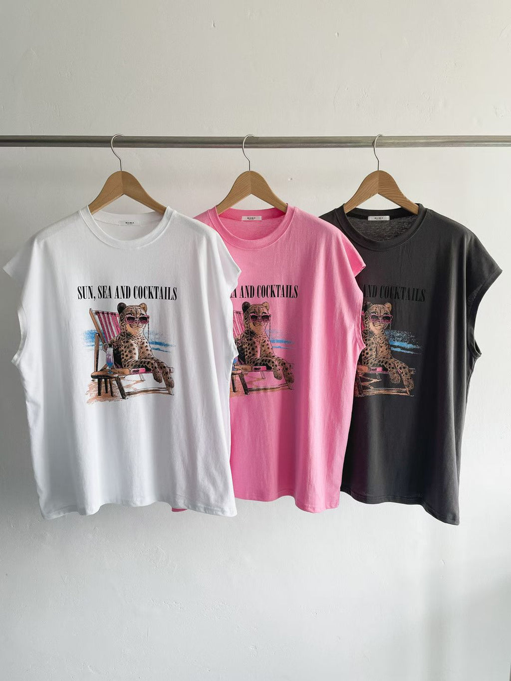 “COCKTAILS”豹Tee
