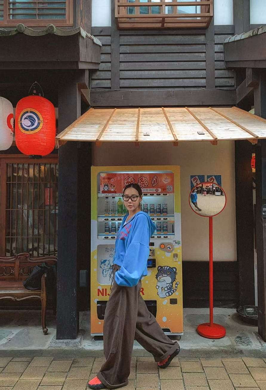 英文字有帽外套