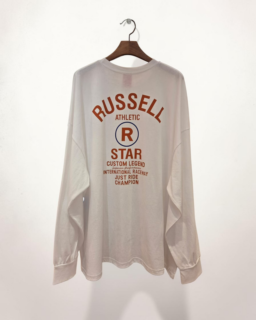 背RUSSELL長Tee