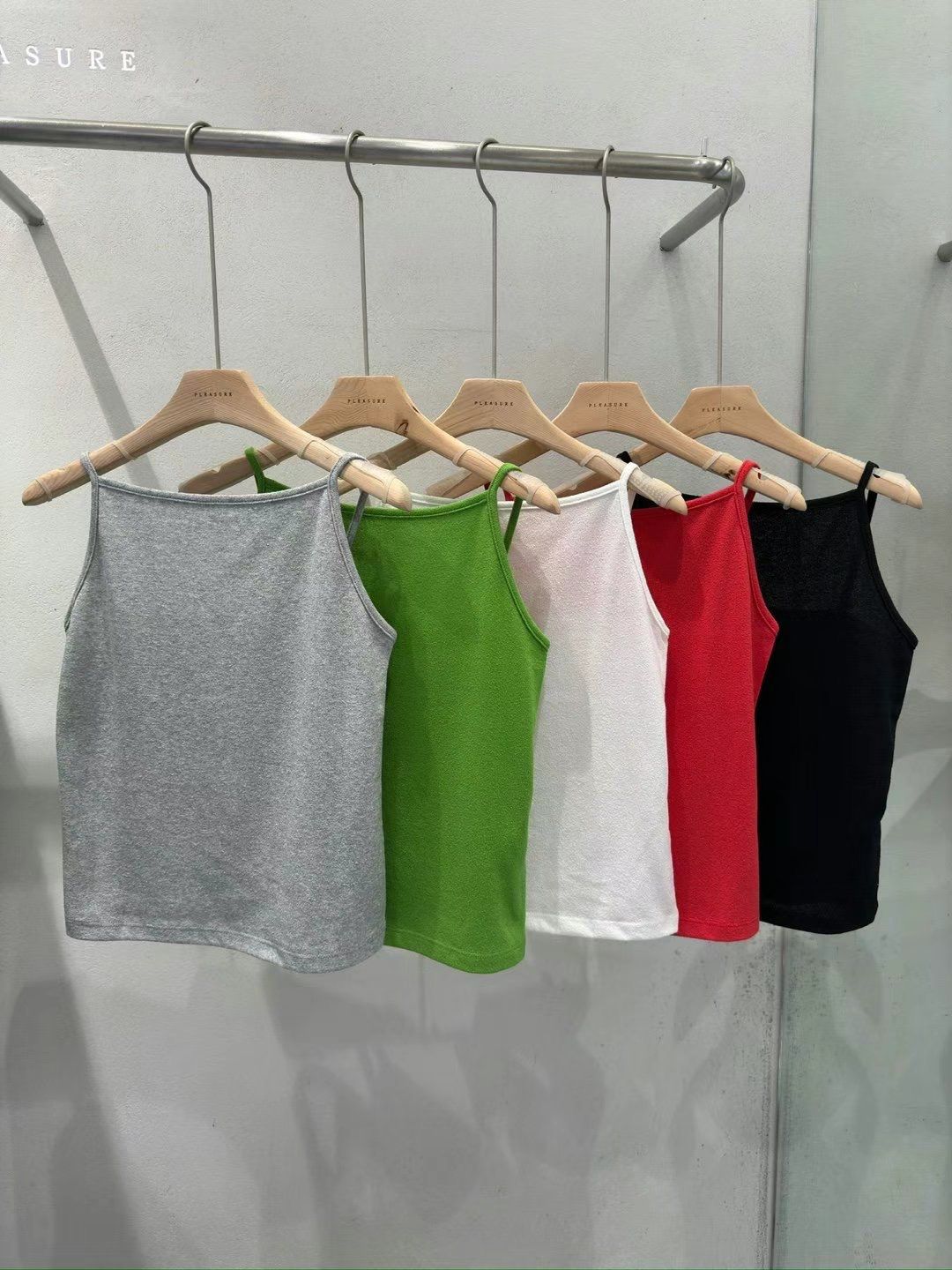 Flat collar camisole