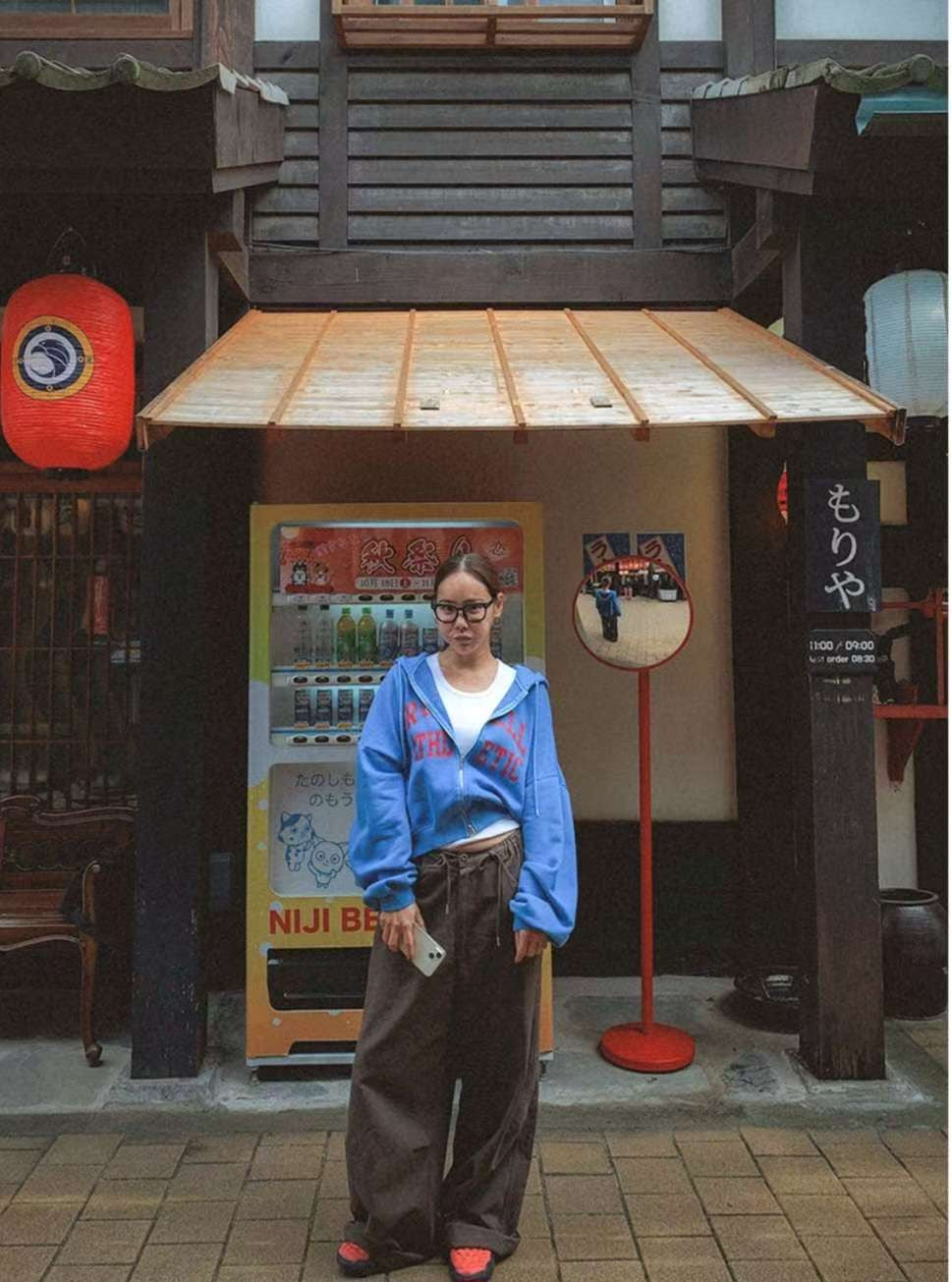 英文字有帽外套