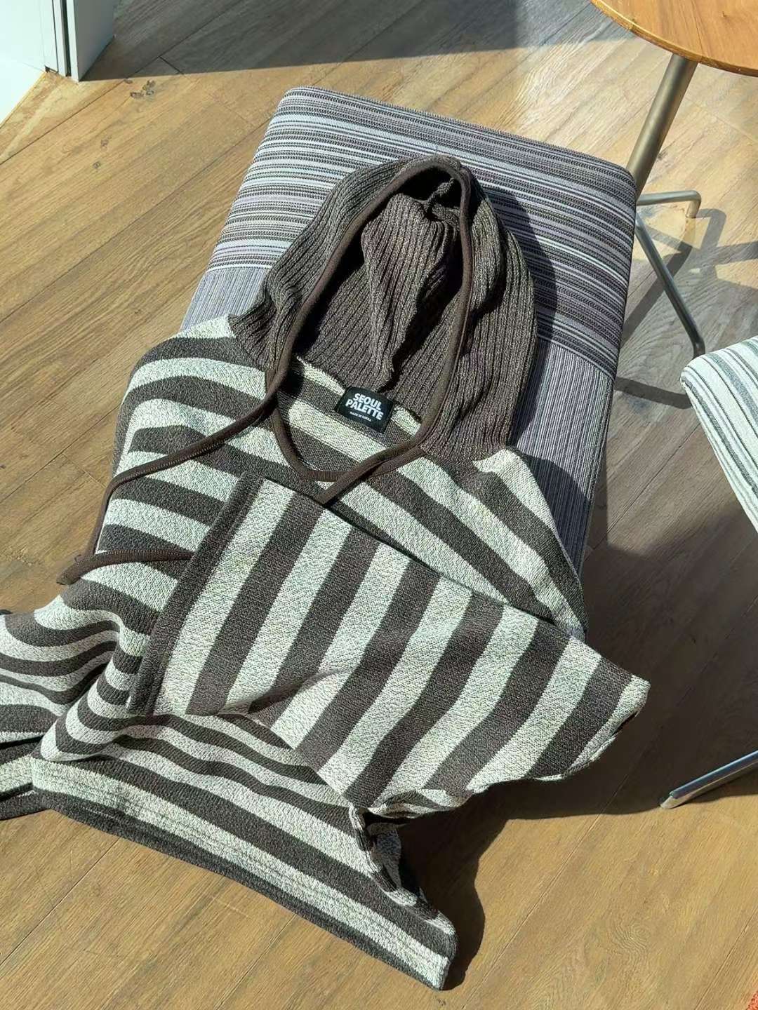 橫間有帽長冷連身裙