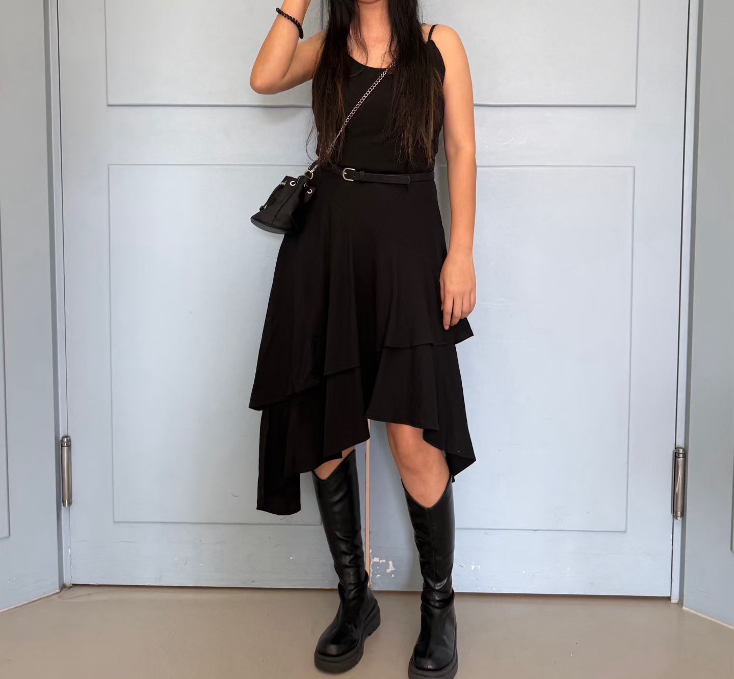 連belt不規則吊帶裙