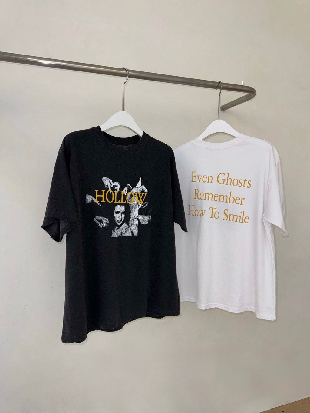 “HOLLOW” 長Tee