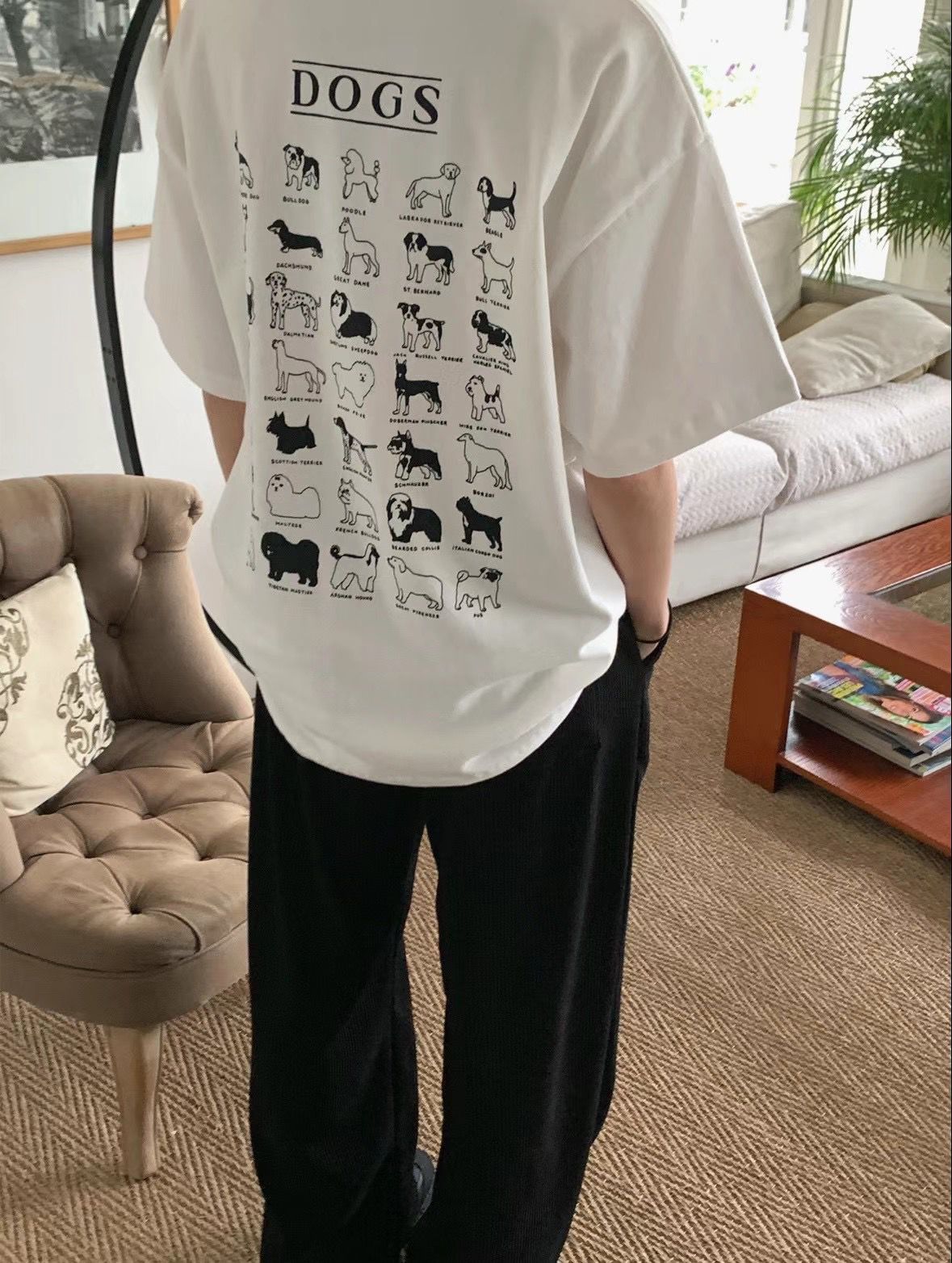 背“DOGS” Tee
