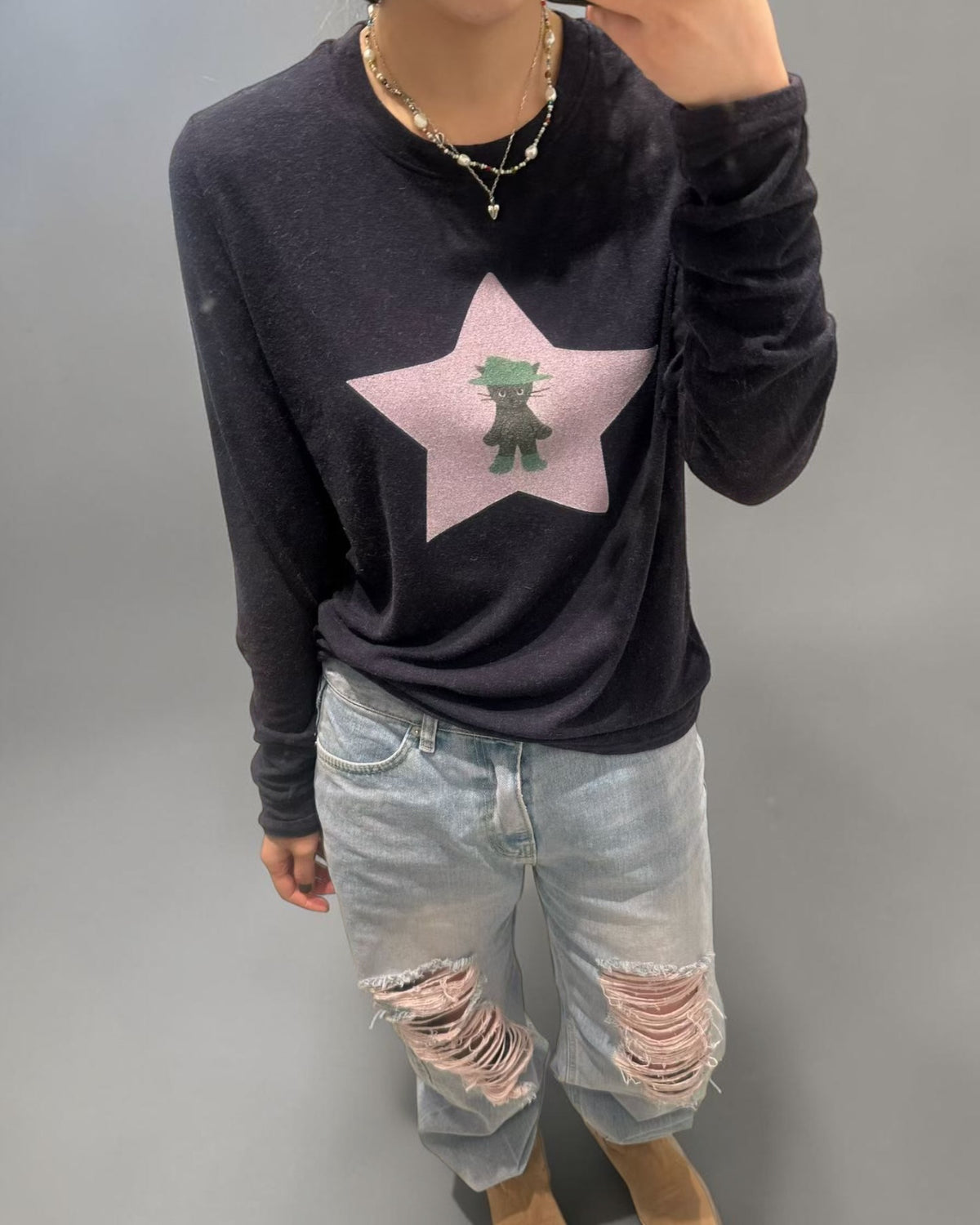 拼粉紅爛牛仔褲