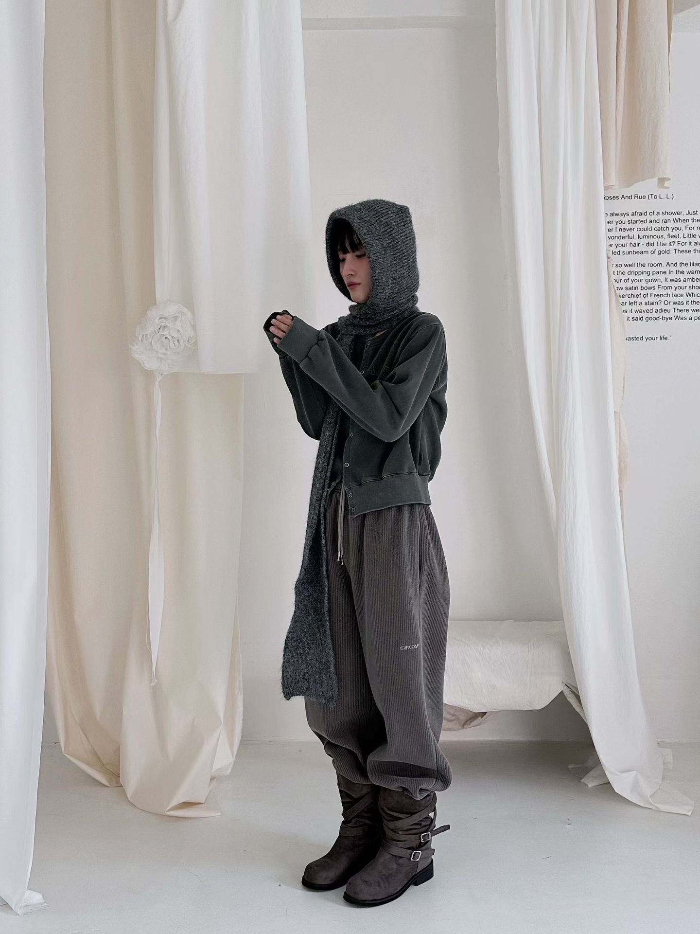 英文字洗水啪鈕外套